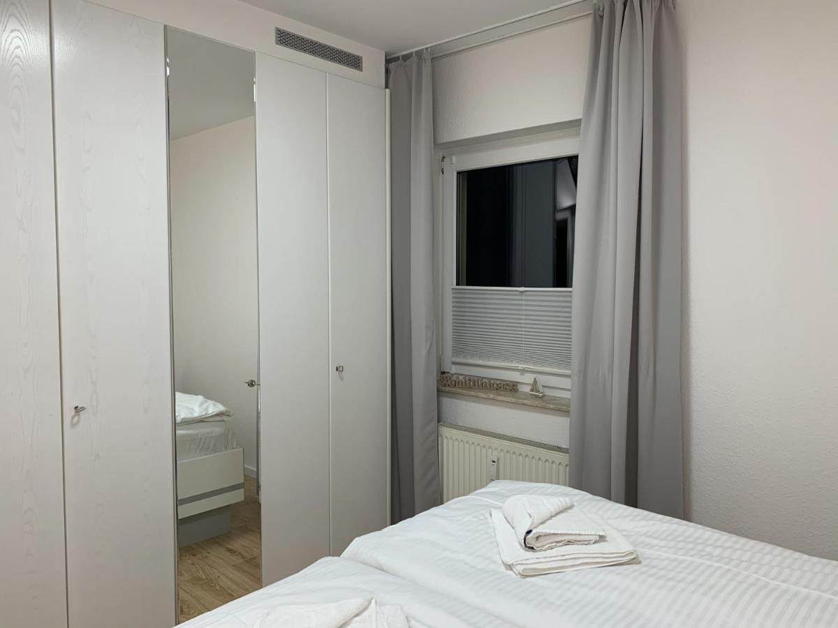 Tine Mit Balkon, Fahrraedern Und Strandkorb Im Sommer * Zempin