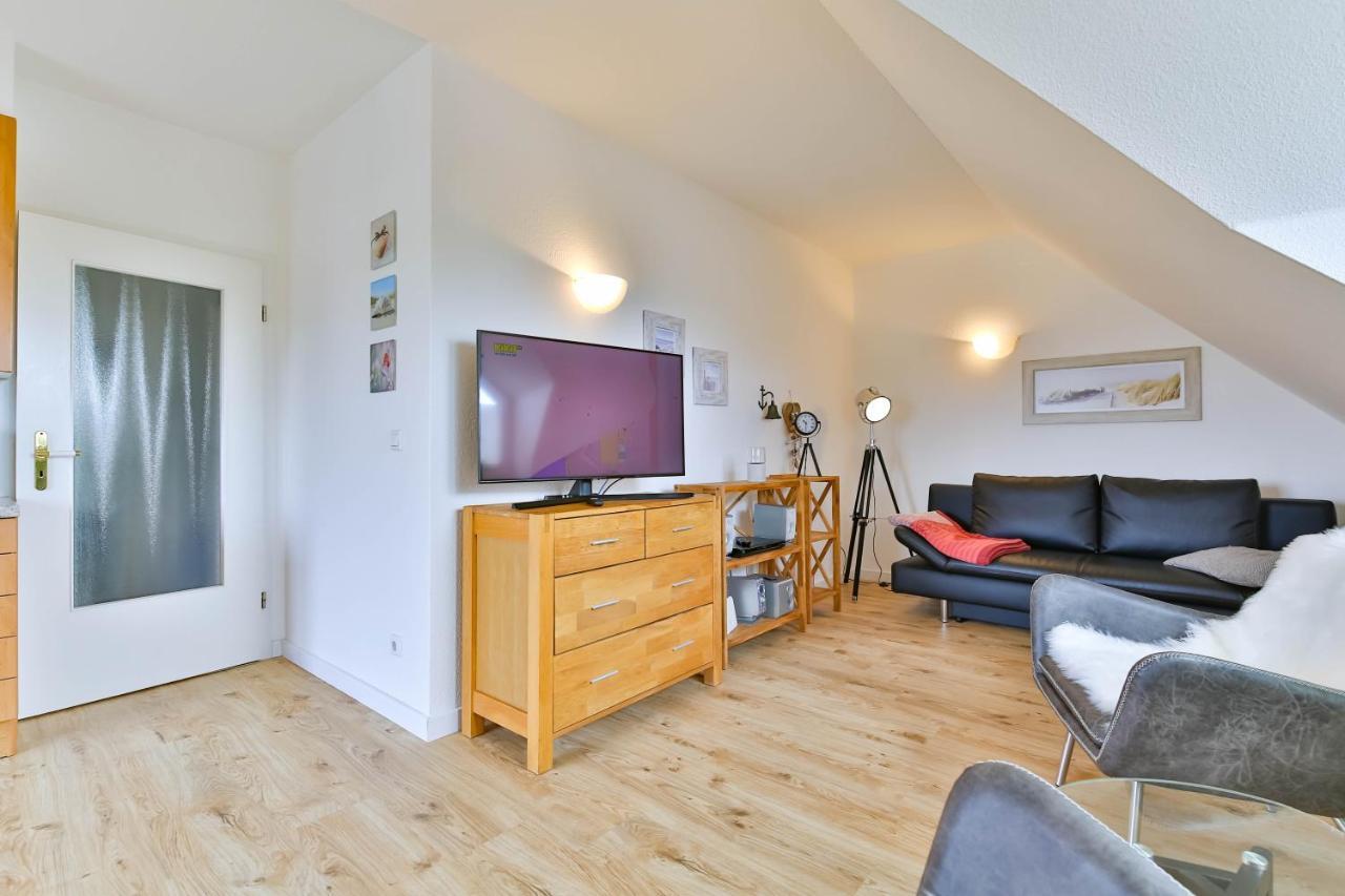 Appartement Tine Mit Balkon, Fahrraedern Und Strandkorb Im Sommer