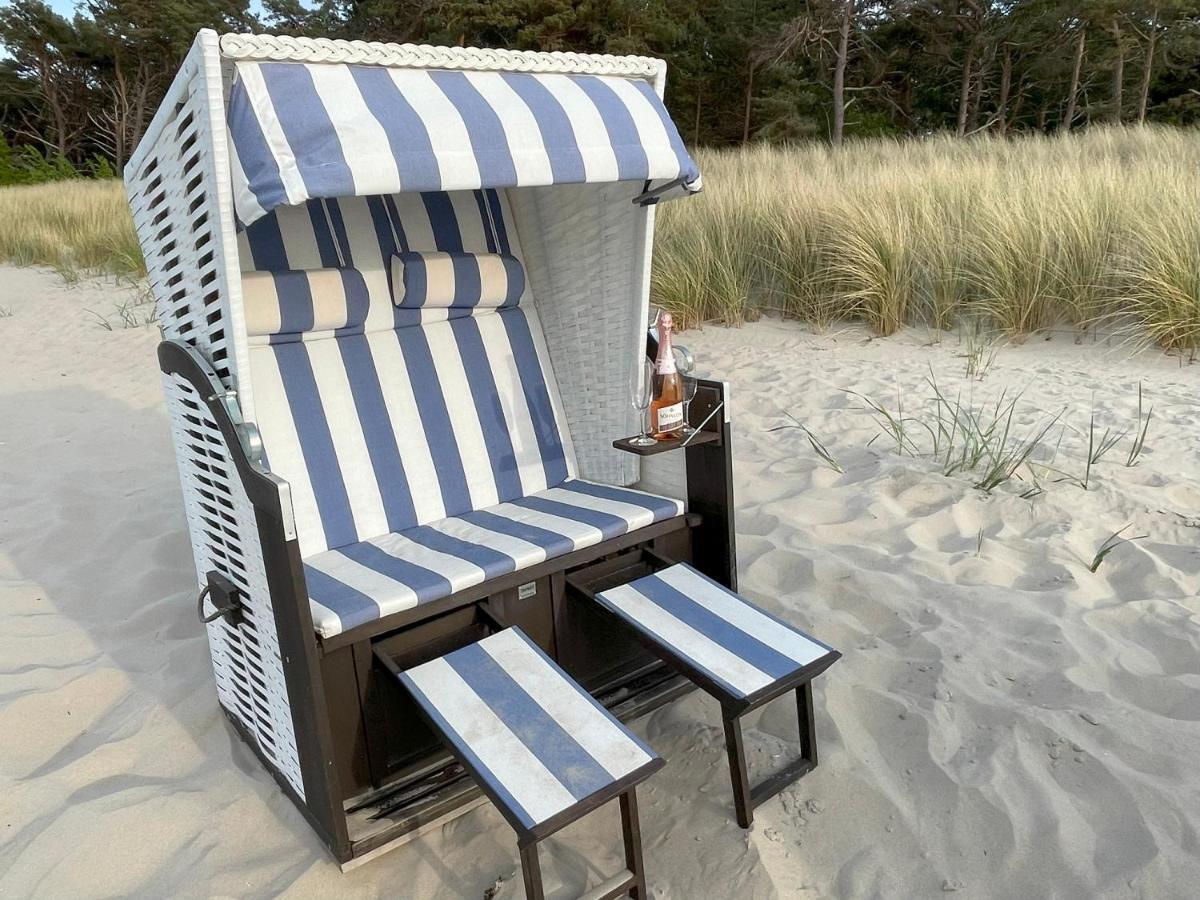 Tine Mit Balkon, Fahrraedern Und Strandkorb Im Sommer Appartement *