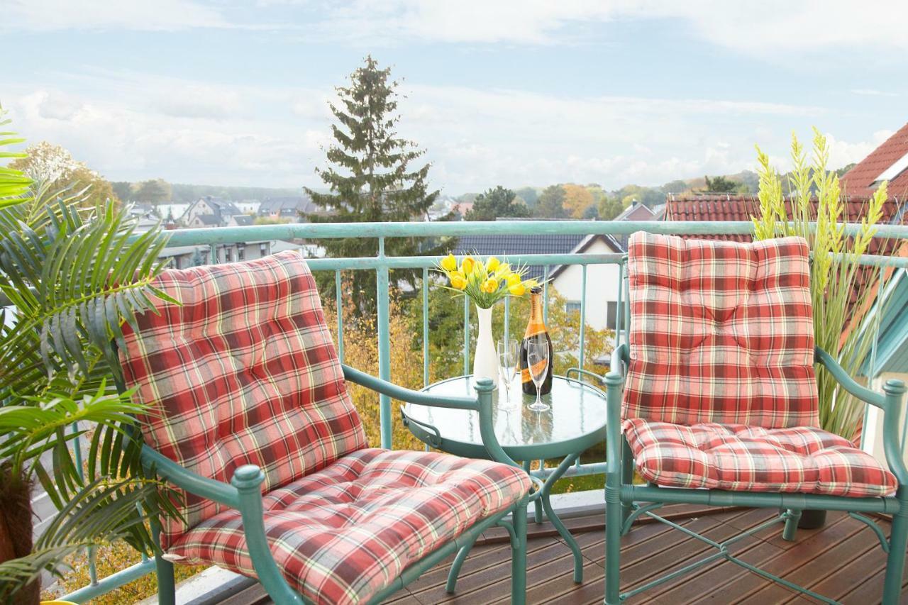 Appartement Tine Mit Balkon, Fahrraedern Und Strandkorb Im Sommer Zempin