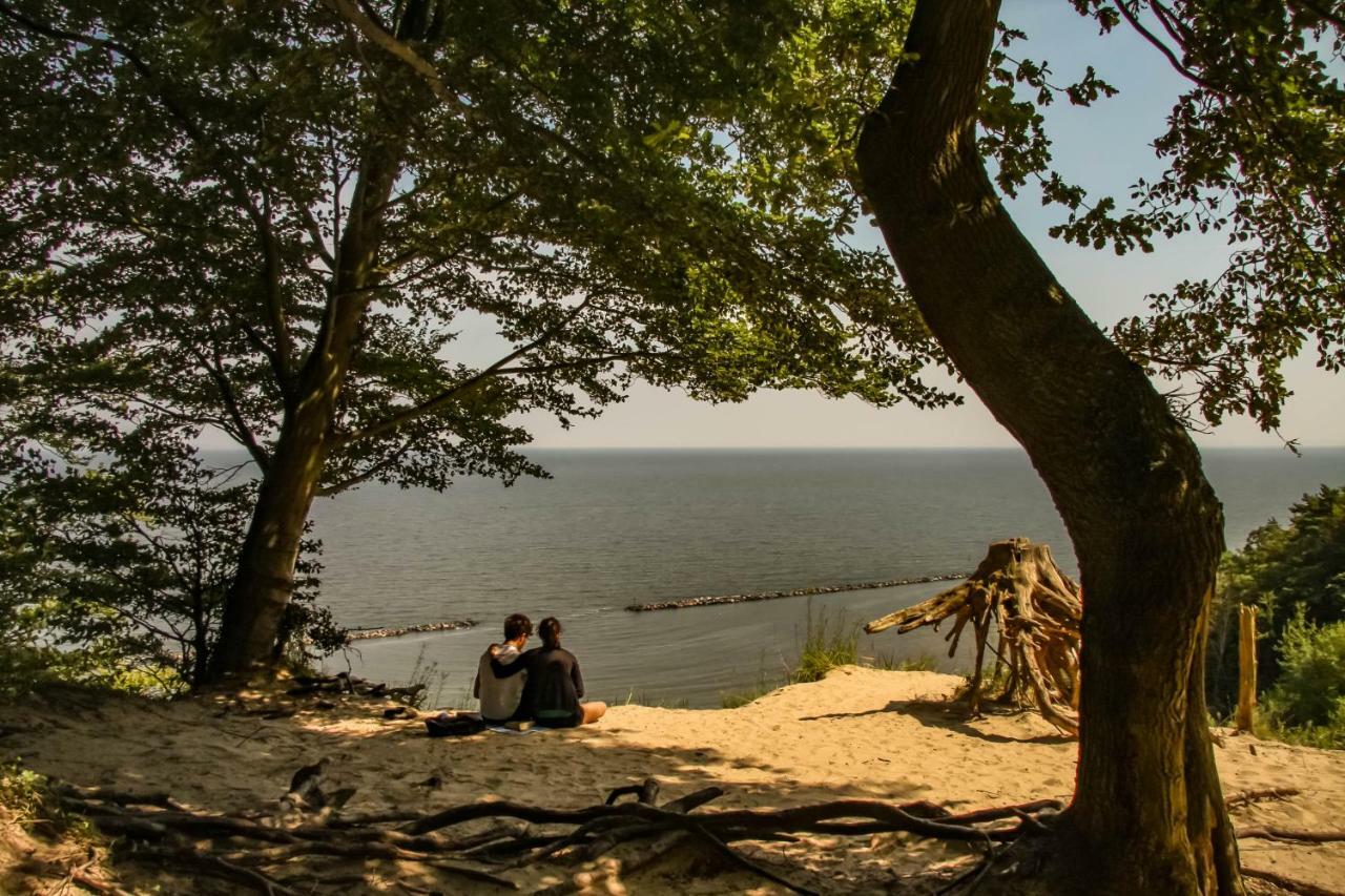 Tine Mit Balkon, Fahrraedern Und Strandkorb Im Sommer * Zempin