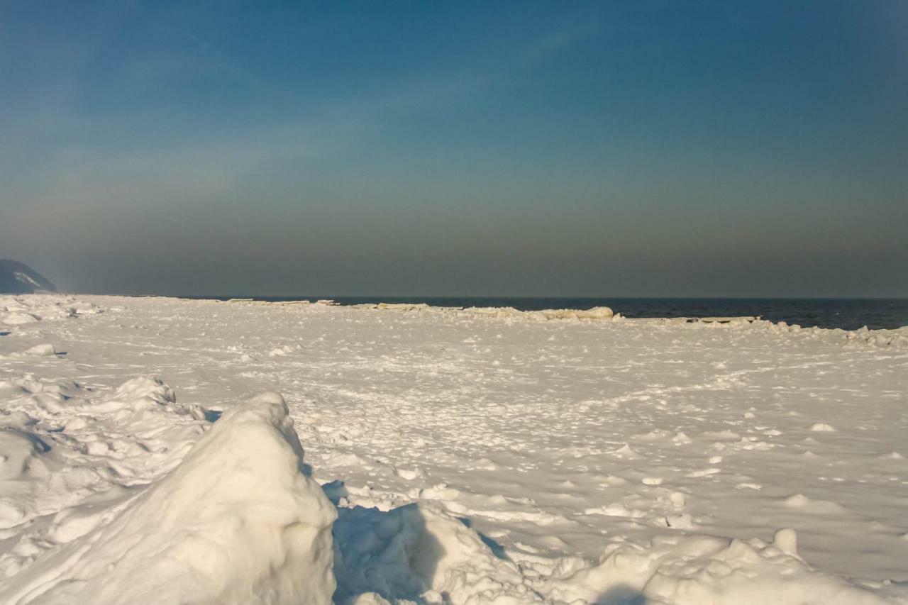 Tine Mit Balkon, Fahrraedern Und Strandkorb Im Sommer *